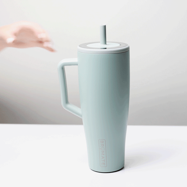 Gif displaying how to open Resa Tumbler 